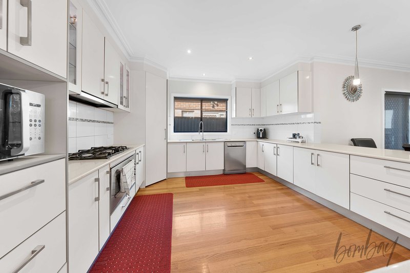 Photo - 21 Wattletree Street, Craigieburn VIC 3064 - Image 3
