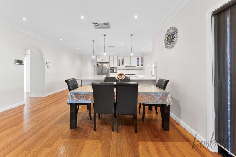 Photo - 21 Wattletree Street, Craigieburn VIC 3064 - Image 5