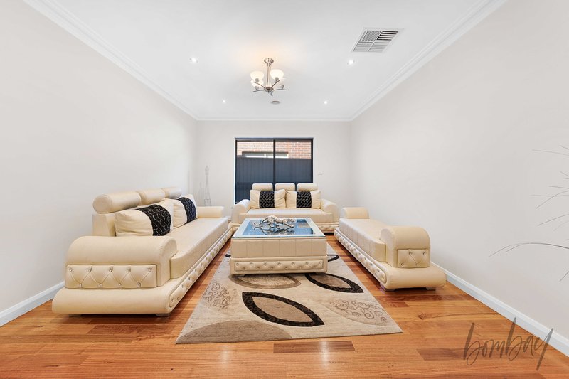 Photo - 21 Wattletree Street, Craigieburn VIC 3064 - Image 7
