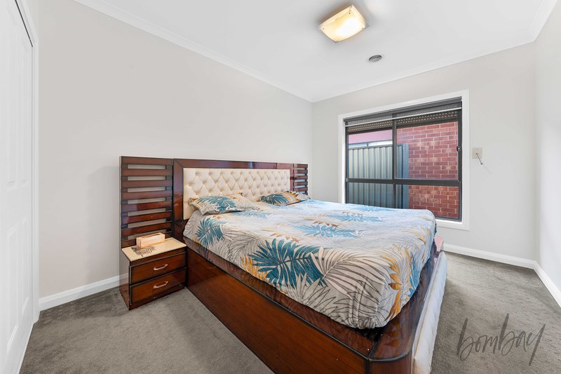 Photo - 21 Wattletree Street, Craigieburn VIC 3064 - Image 11