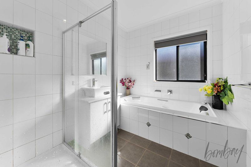 Photo - 21 Wattletree Street, Craigieburn VIC 3064 - Image 12