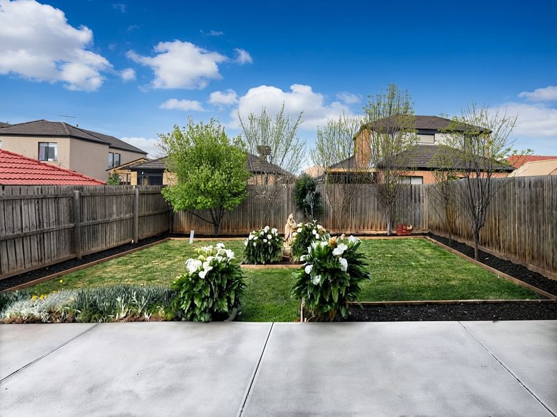 Photo - 21 Wattleview Road, Roxburgh Park VIC 3064 - Image 9