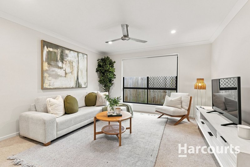 Photo - 21 Weedbrook Street, Park Ridge QLD 4125 - Image 2