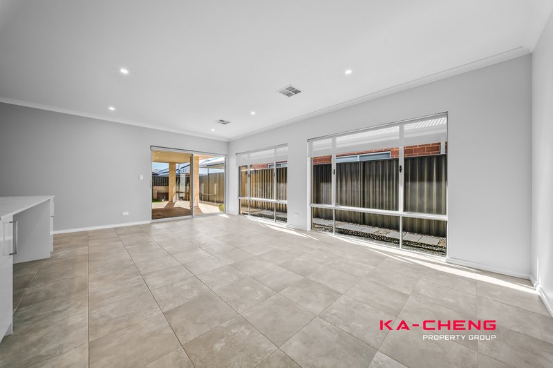 Photo - 21 Welford Street, Aveley WA 6069 - Image 6