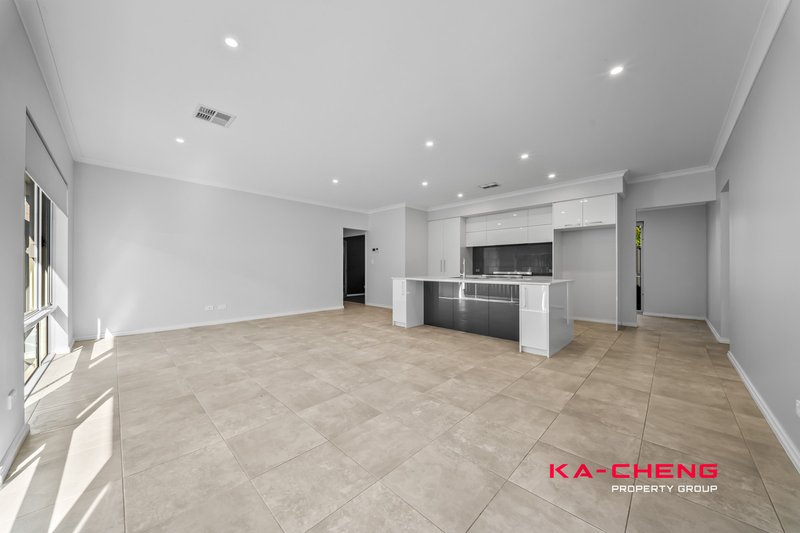 Photo - 21 Welford Street, Aveley WA 6069 - Image 7