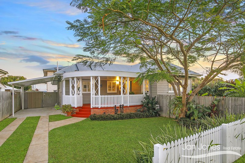 Photo - 21 Westbrook St , Woody Point QLD 4019 - Image 3