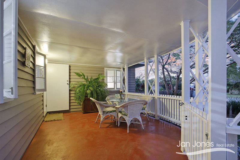 Photo - 21 Westbrook St , Woody Point QLD 4019 - Image 3