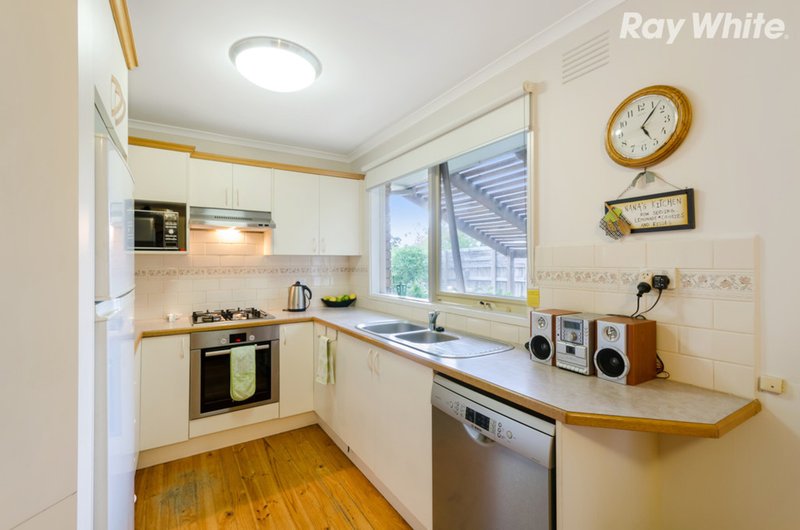 Photo - 21 Westburn Grove, Scoresby VIC 3179 - Image 2