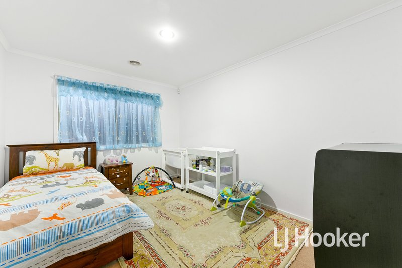 Photo - 21 Westmoreland Avenue, Cranbourne North VIC 3977 - Image 15