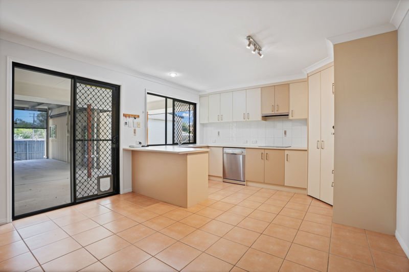 Photo - 21 Wicks Street, New Auckland QLD 4680 - Image 6