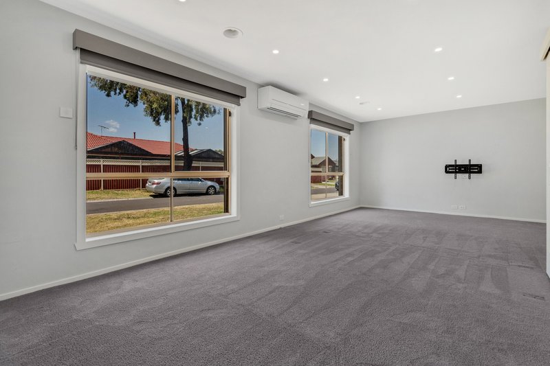 Photo - 21 Wilkinson Court, Roxburgh Park VIC 3064 - Image 6