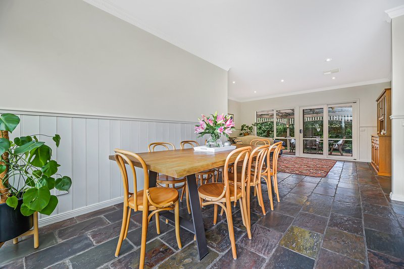 Photo - 21 Willslie Crescent, Berwick VIC 3806 - Image 7