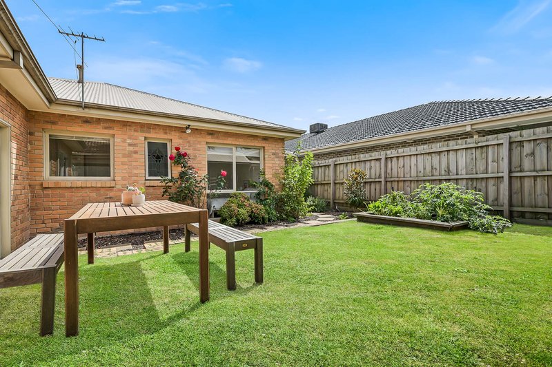 Photo - 21 Willslie Crescent, Berwick VIC 3806 - Image 16