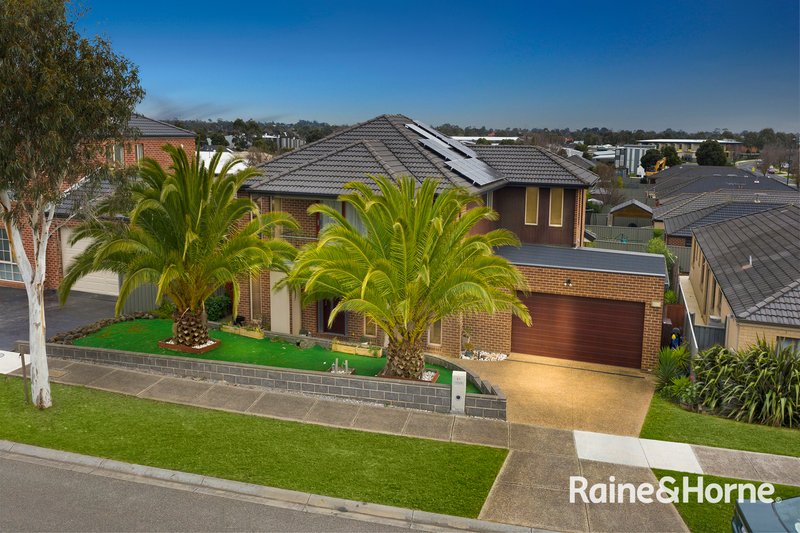 Photo - 21 Wiltshire Avenue, Cranbourne East VIC 3977 - Image 2