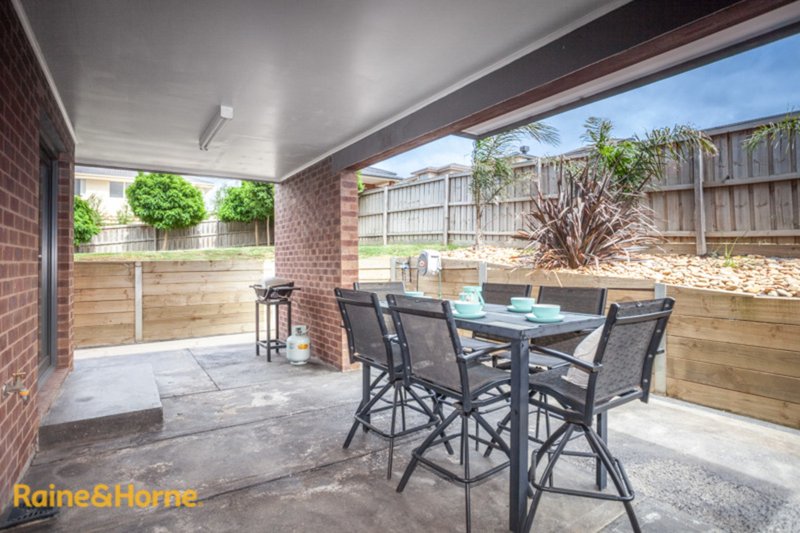 Photo - 21 Windsor Rise, Sunbury VIC 3429 - Image 15