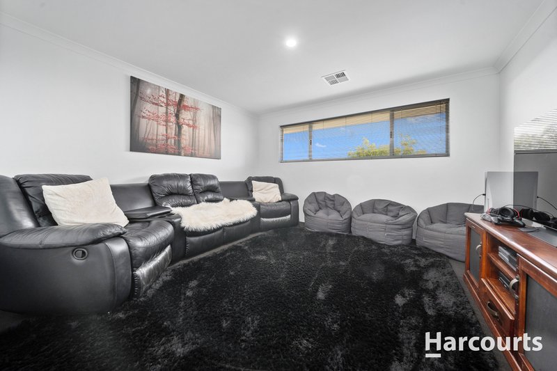 Photo - 21 Winnipeg Terrace, Wanneroo WA 6065 - Image 7