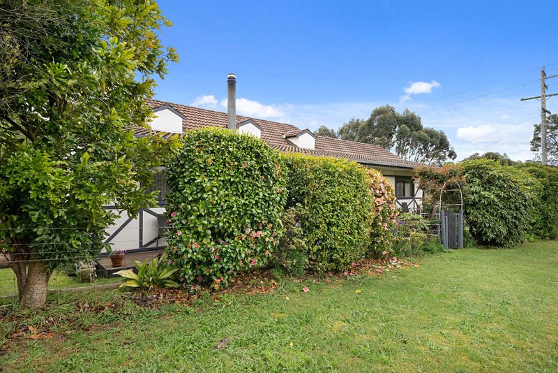 Photo - 21 Winter Street, Gordon VIC 3345 - Image 3