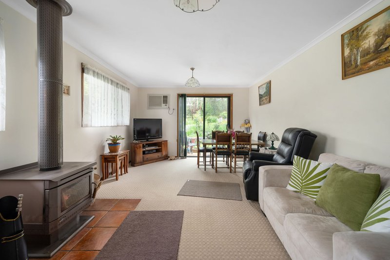 Photo - 21 Winter Street, Gordon VIC 3345 - Image 5