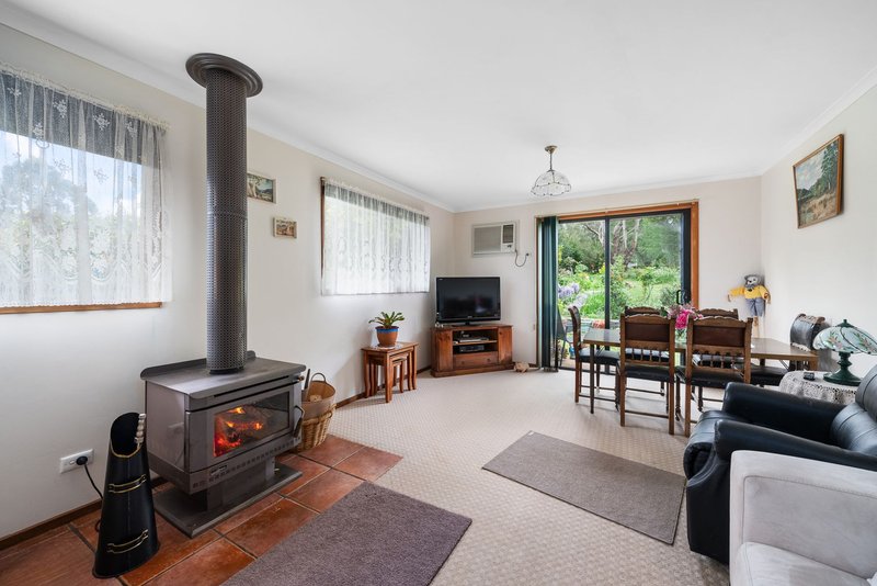 Photo - 21 Winter Street, Gordon VIC 3345 - Image 6