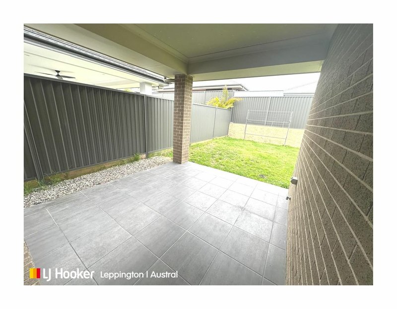 Photo - 21 Wiregrass Avenue, Denham Court NSW 2565 - Image 6