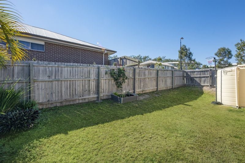 Photo - 21 Wollumbin Crescent, Waterford QLD 4133 - Image 10