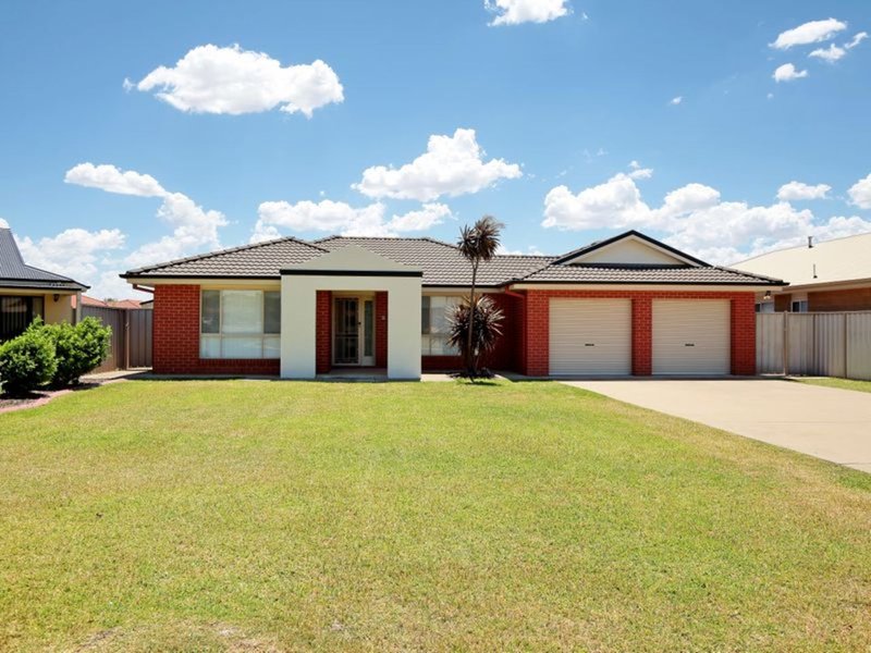 21 Womboin Crescent, Glenfield Park NSW 2650