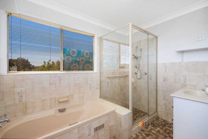 Photo - 21 Woodlawn Drive, Budgewoi NSW 2262 - Image 4