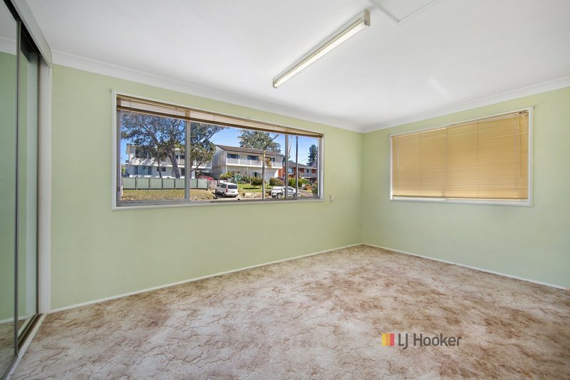 Photo - 21 Woodlawn Drive, Budgewoi NSW 2262 - Image 8