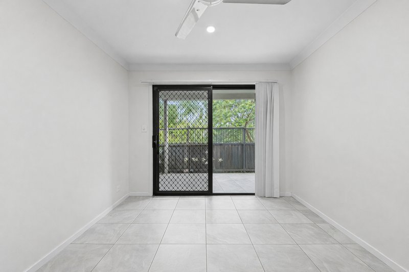 Photo - 21 Woodroffe Crescent, Redbank Plains QLD 4301 - Image 5