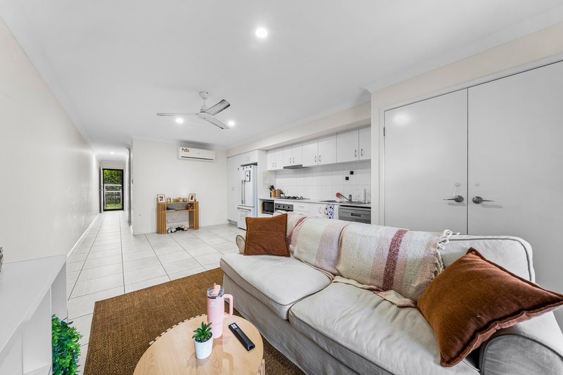 Photo - 21 Woodroffe Crescent, Redbank Plains QLD 4301 - Image 7