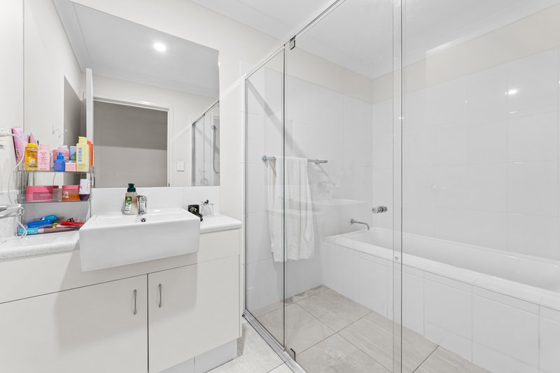 Photo - 21 Woodroffe Crescent, Redbank Plains QLD 4301 - Image 13