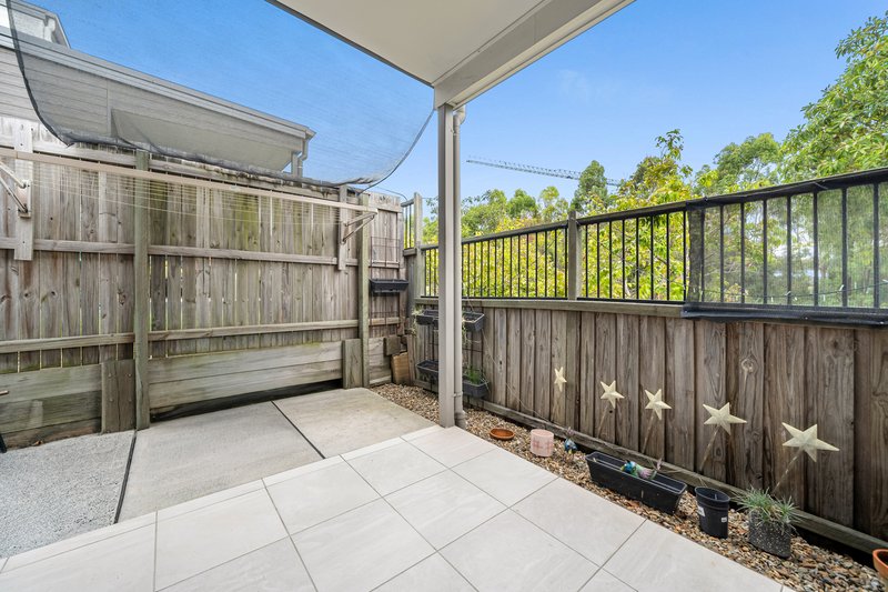 Photo - 21 Woodroffe Crescent, Redbank Plains QLD 4301 - Image 18