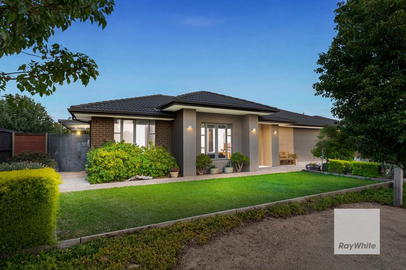 21 Woolwich Way, Taylors Hill VIC 3037