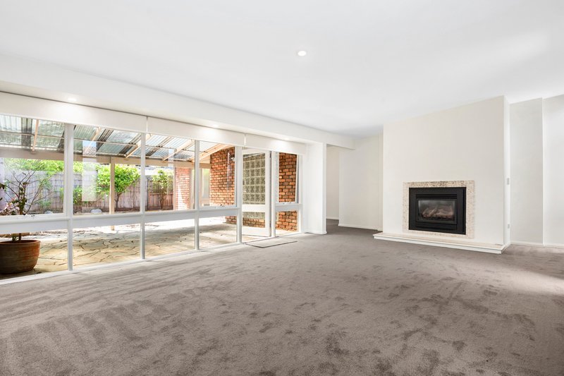 Photo - 21 Wynnstay Road, Mount Eliza VIC 3930 - Image 3