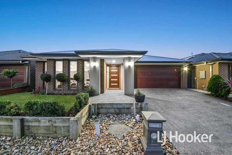 21 Yearling Crescent, Clyde North VIC 3978