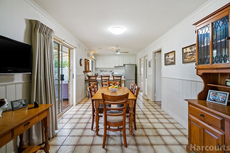 Photo - 21 Yorkminster Avenue, Wantirna VIC 3152 - Image 5