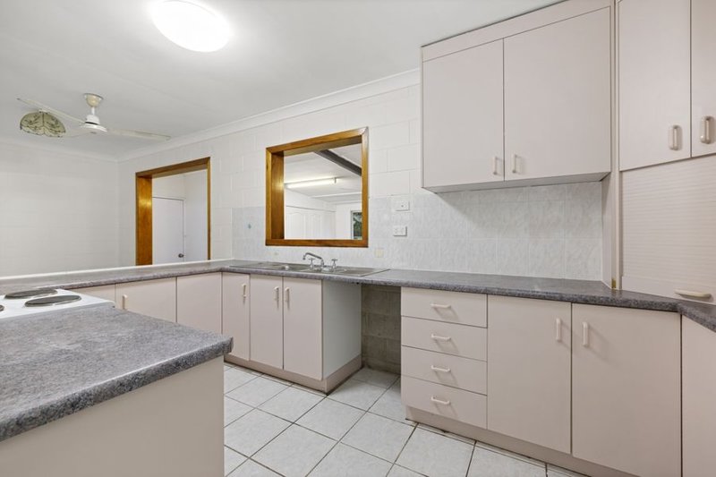 Photo - 21 Yvette Street, Kelso QLD 4815 - Image 3