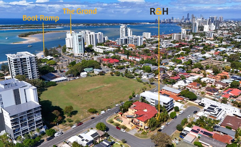 Photo - 2/10-12 Bath Street, Labrador QLD 4215 - Image 1