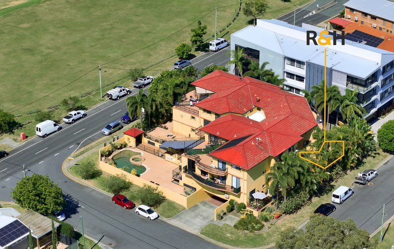 Photo - 2/10-12 Bath Street, Labrador QLD 4215 - Image 10
