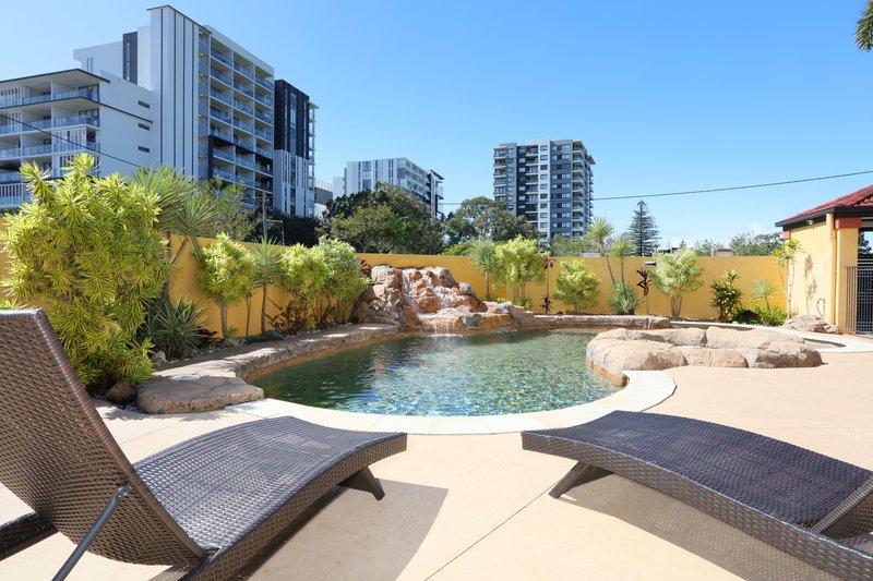 Photo - 2/10-12 Bath Street, Labrador QLD 4215 - Image 12