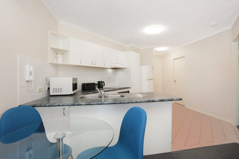 Photo - 2/10-12 Bath Street, Labrador QLD 4215 - Image 15