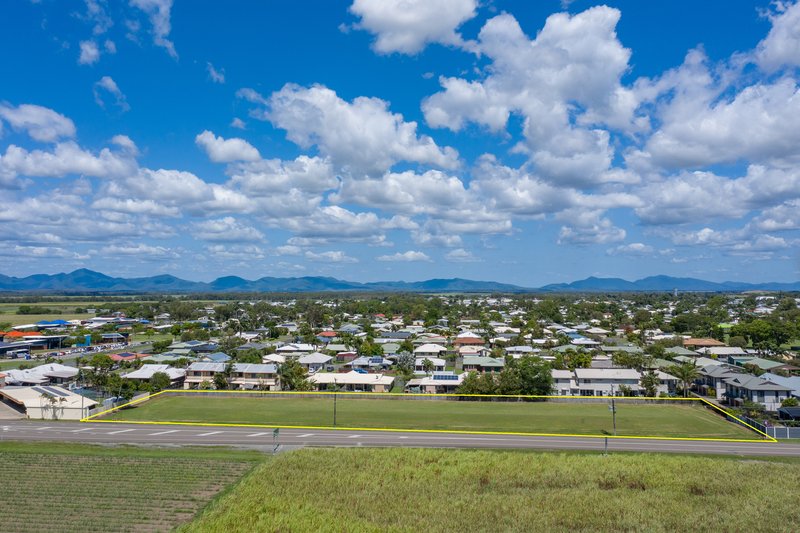 Photo - 210-214 Bruce Highway, Proserpine QLD 4800 - Image 5