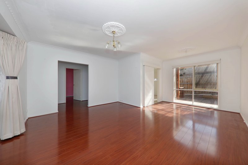 Photo - 2/10 Alder Street, Burwood VIC 3125 - Image 2