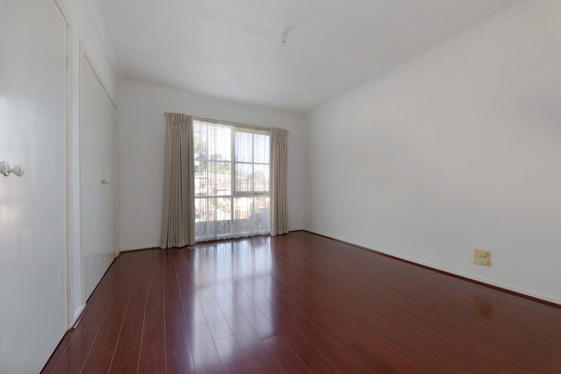 Photo - 2/10 Alder Street, Burwood VIC 3125 - Image 6