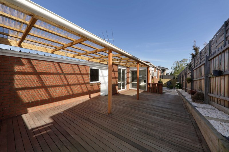 Photo - 2/10 Alder Street, Burwood VIC 3125 - Image 8