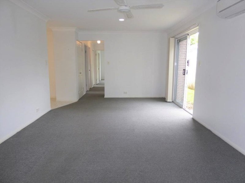 Photo - 2/10 Annette Court, Labrador QLD 4215 - Image 5