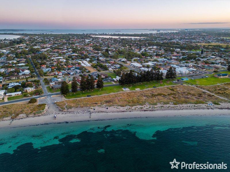 Photo - 210 Arcadia Drive, Shoalwater WA 6169 - Image 9