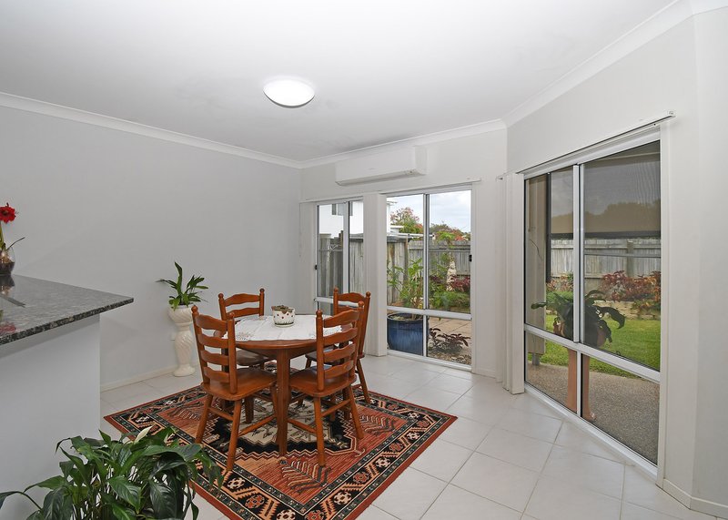 Photo - 2/10 Beachside Court, Toogoom QLD 4655 - Image 5