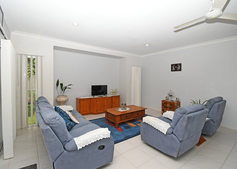 Photo - 2/10 Beachside Court, Toogoom QLD 4655 - Image 14