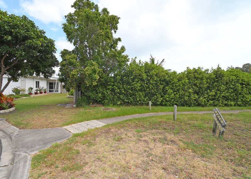 Photo - 2/10 Beachside Court, Toogoom QLD 4655 - Image 19